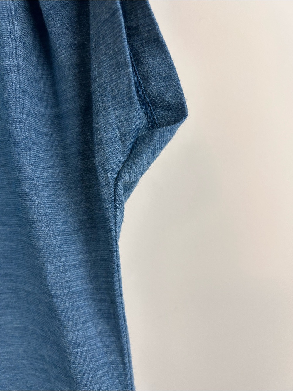 Smartwool Merino 150 Sport Women’s V-Neck Logo Tee Blue Size M - Picture 6 of 6